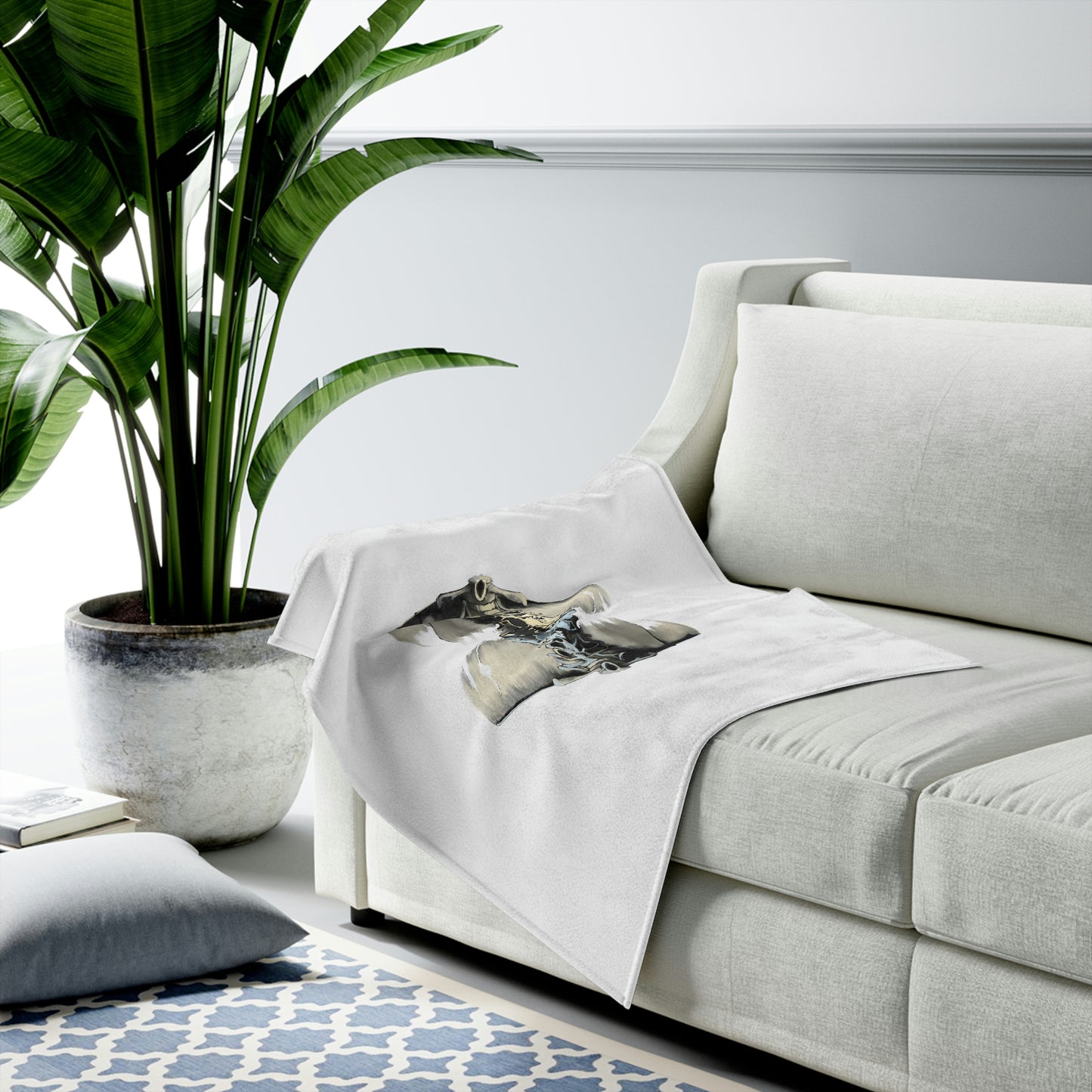 Totem White Velveteen Plush Blanket